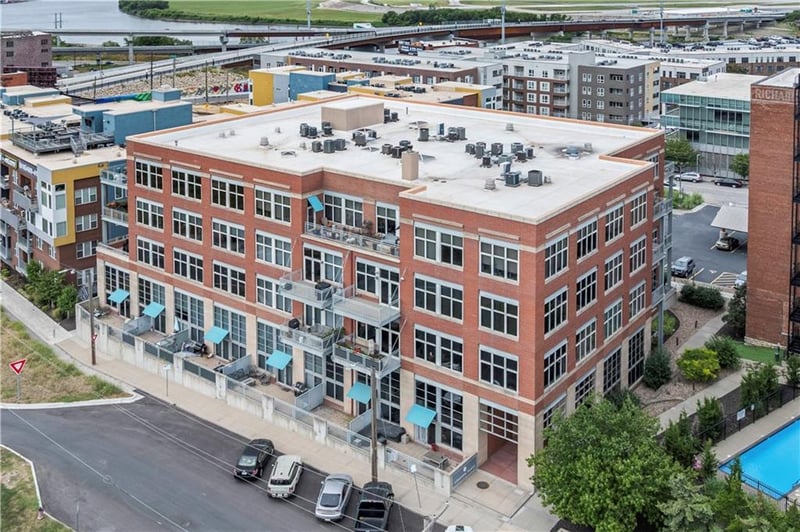 210 5th St #211, Kansas City, MO 64105