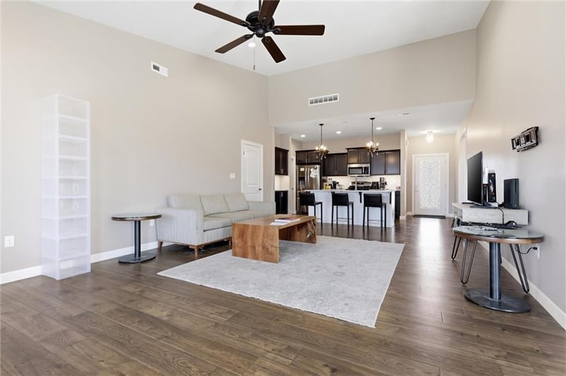 2705 Chasehire Dr, Lawrence, KS 66046