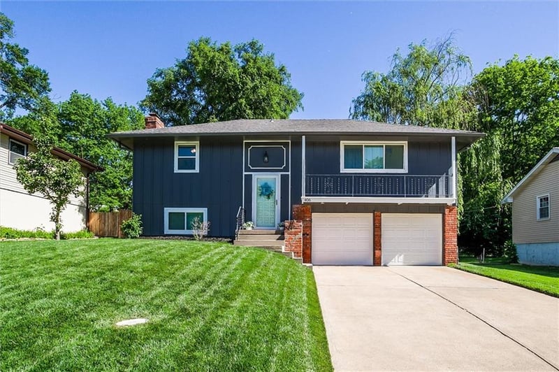 406 90th St, Kansas City, MO 64131