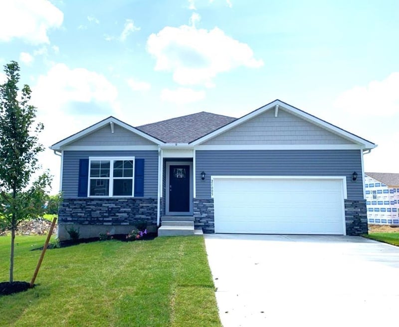 21005 217th St, Spring Hill, KS 66083