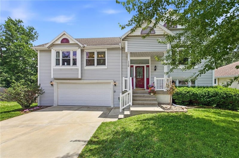 110 Brookwood Pl, Blue Springs, MO 64014