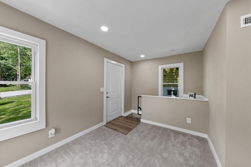 12107 Henry St, Sugar Creek, MO 64054