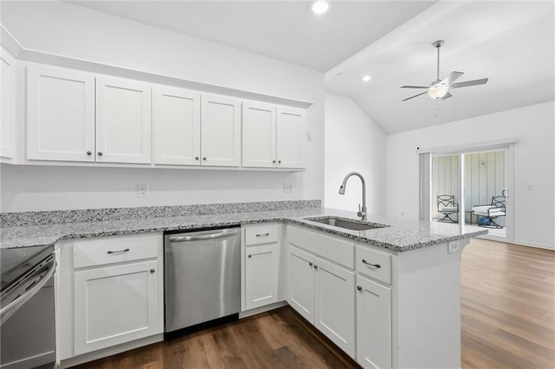 1304 Joles Dr, Tonganoxie, KS 66086