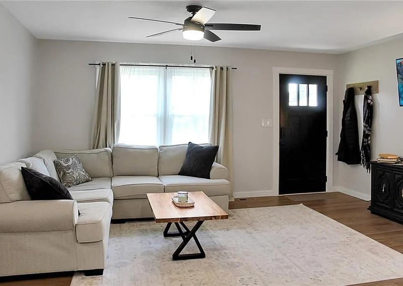 726 Broadway St, Higginsville, MO 64037