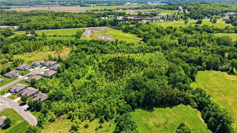 1300 Van Maele Rd, Independence, MO 64057