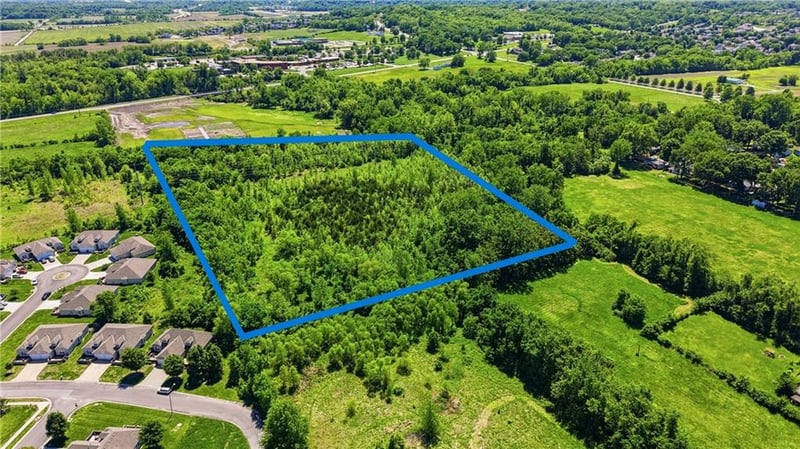 1300 Van Maele Rd, Independence, MO 64057