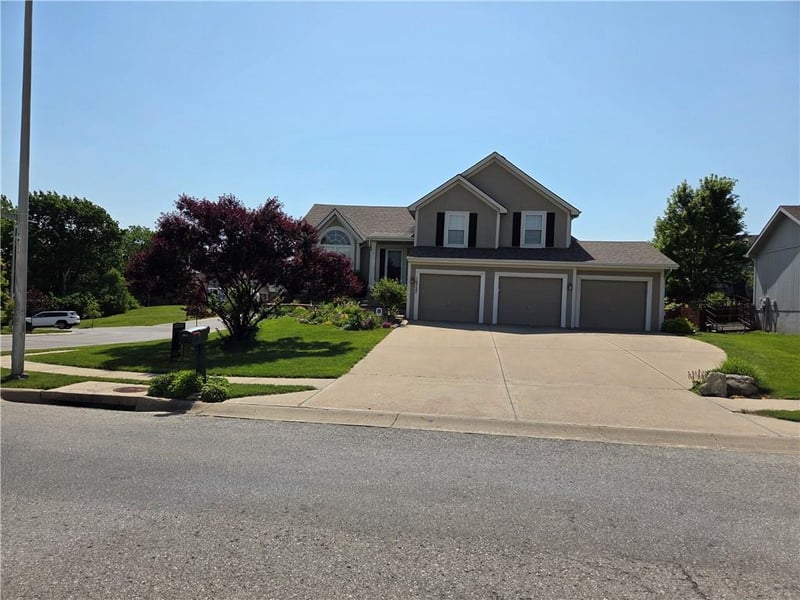 10727 Lane Ave, Kansas City, MO 64157