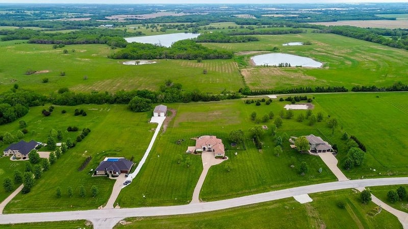 18750 248th St, Paola, KS 66071