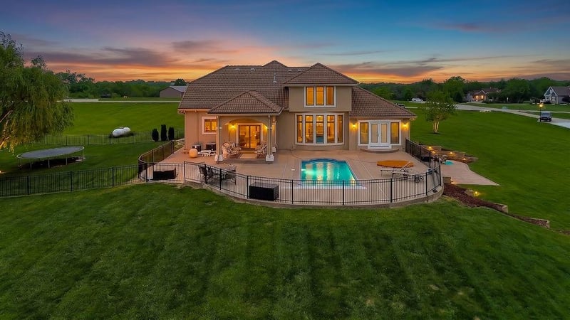 18750 W 248th St, Paola, KS 66071