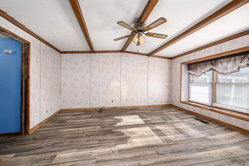 124 Gould St, Tonganoxie, KS 66086
