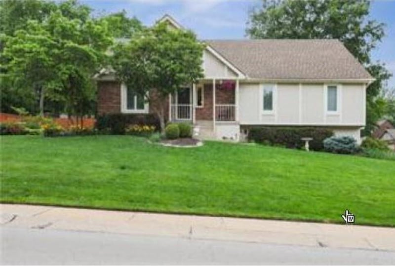 2600 Cochise Ave, Independence, MO 64057