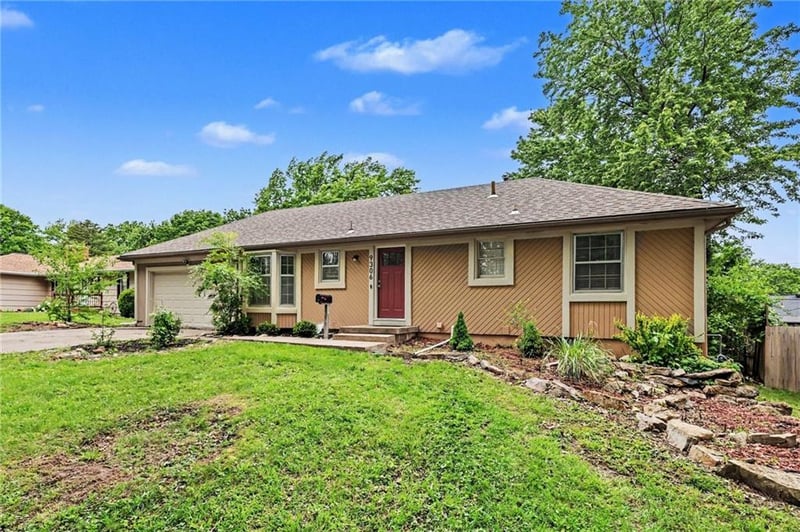 9306 82nd St, Raytown, MO 64138