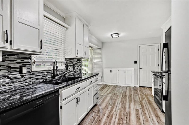 9306 82nd St, Raytown, MO 64138