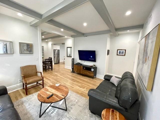 901 39th St, Kansas City, MO 64109