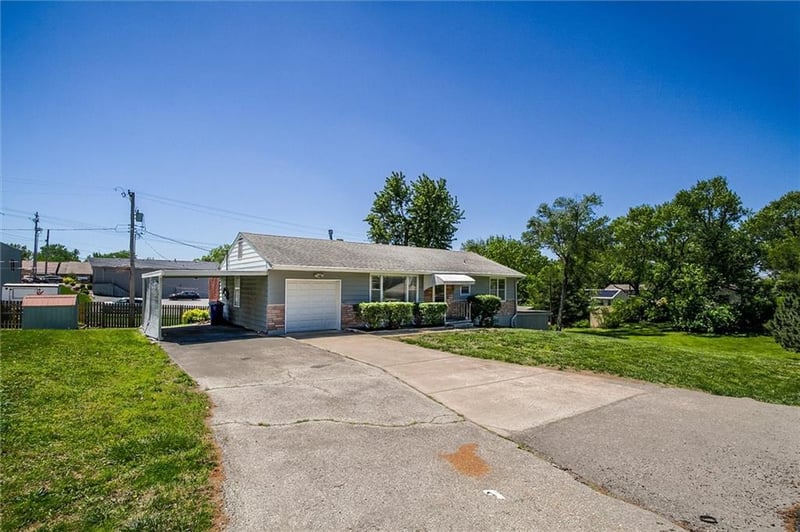 107 72 Nd Ter, Gladstone, MO 64118