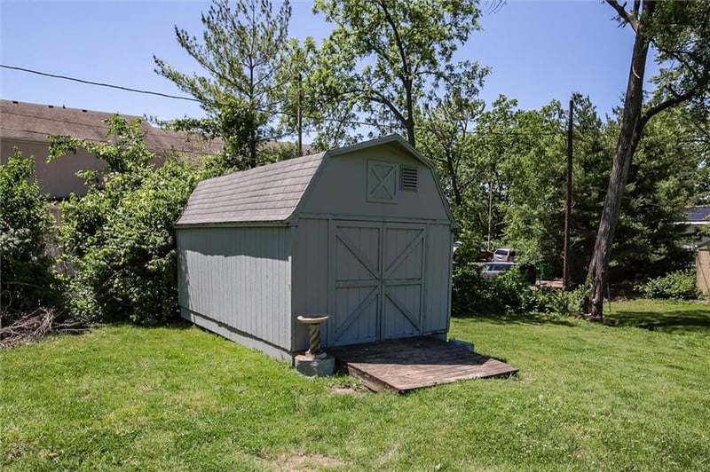 107 72 Nd Ter, Gladstone, MO 64118