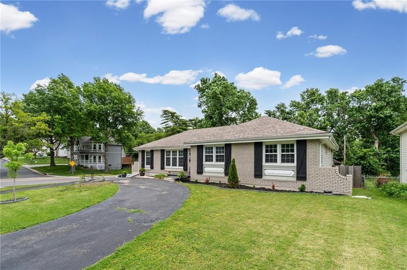 6901 Bluejacket St, Shawnee, KS 66203