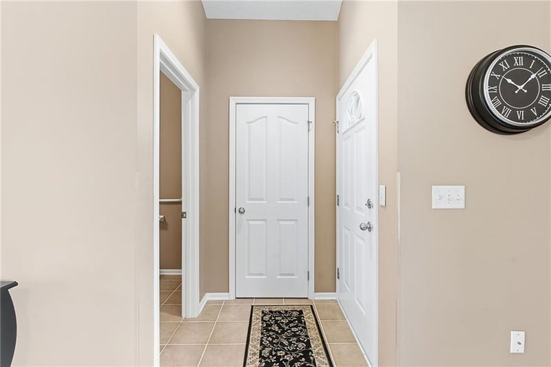15732 Sunset Dr #800, Olathe, KS 66062