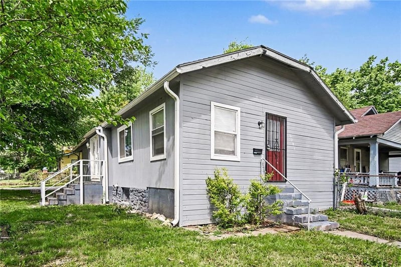 5942 Wabash Ave, Kansas City, MO 64130