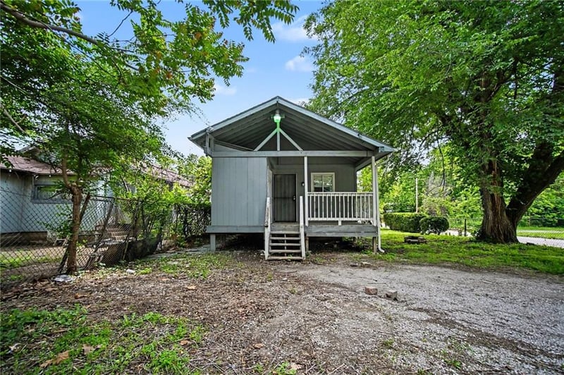5942 Wabash Ave, Kansas City, MO 64130