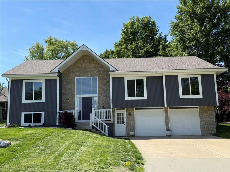 423 Windmill Ln, Lee's Summit, MO 64082