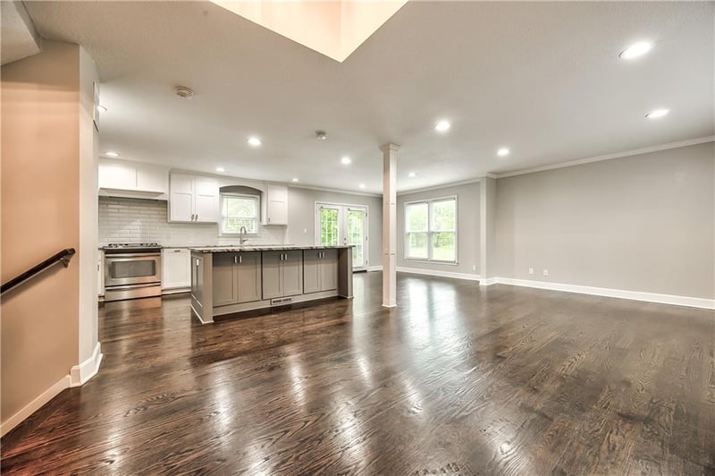 16402 Riggs Rd, Stilwell, KS 66085