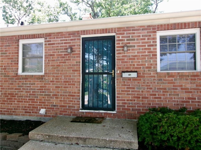 8308 State Line Rd, Leawood, KS 66206