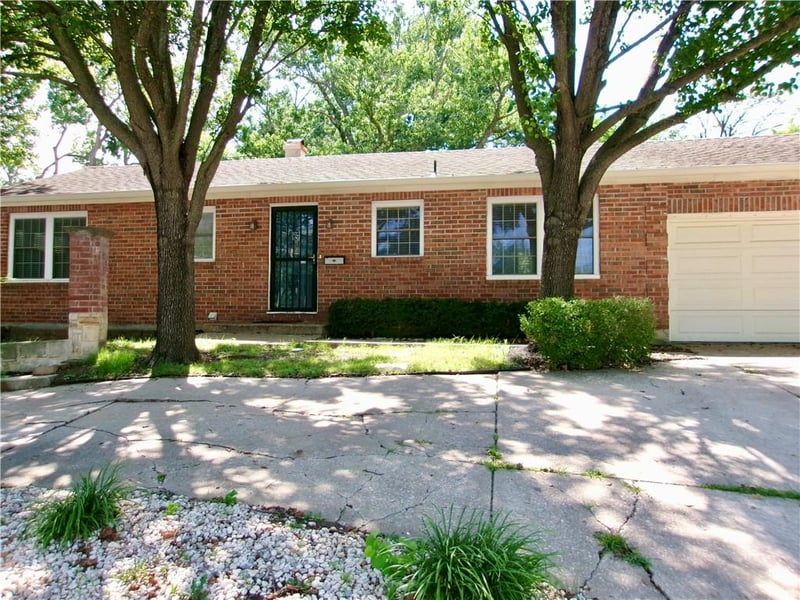 8308 State Line Rd, Leawood, KS 66206
