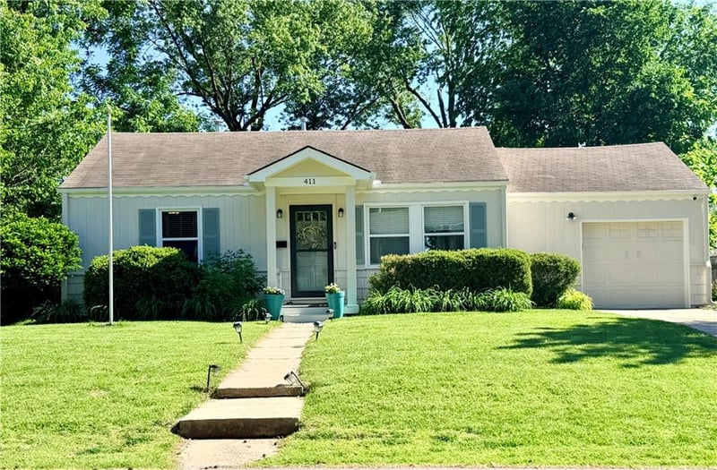 411 88th St, Kansas City, MO 64114