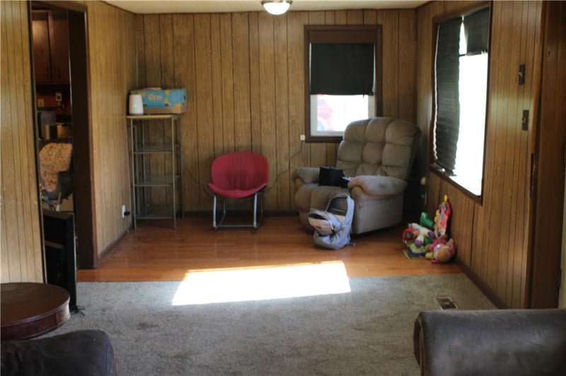 515 NW 5th St, Hardin, MO 64035
