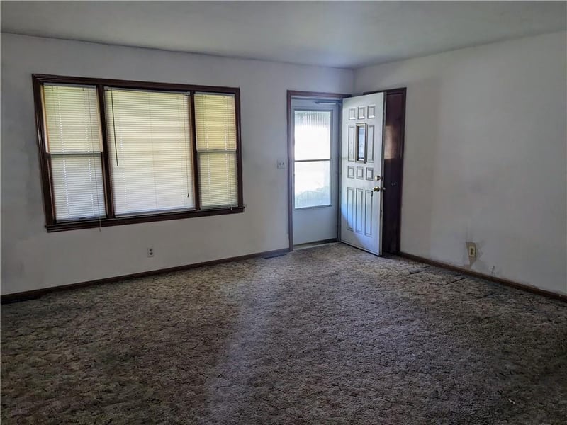 3016 Porter Rd, Independence, MO 64055