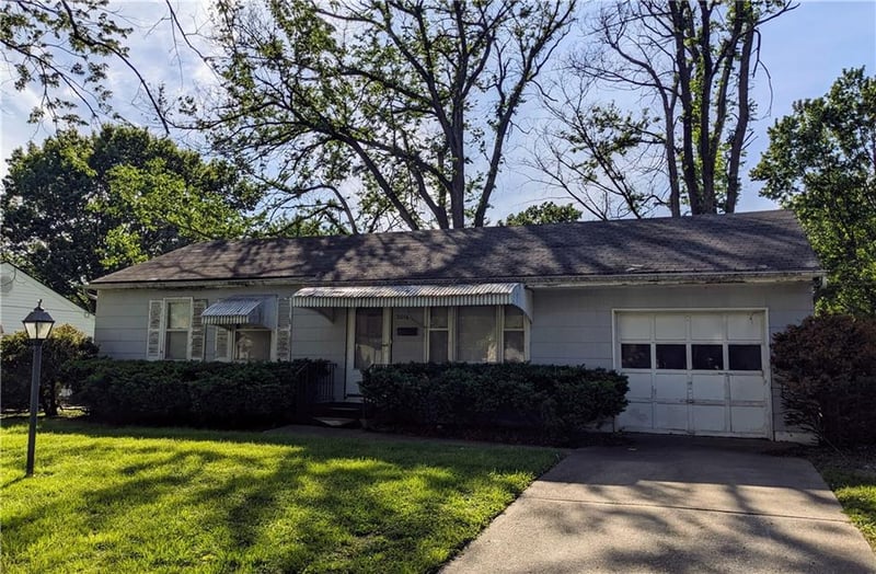 3016 Porter Rd, Independence, MO 64055