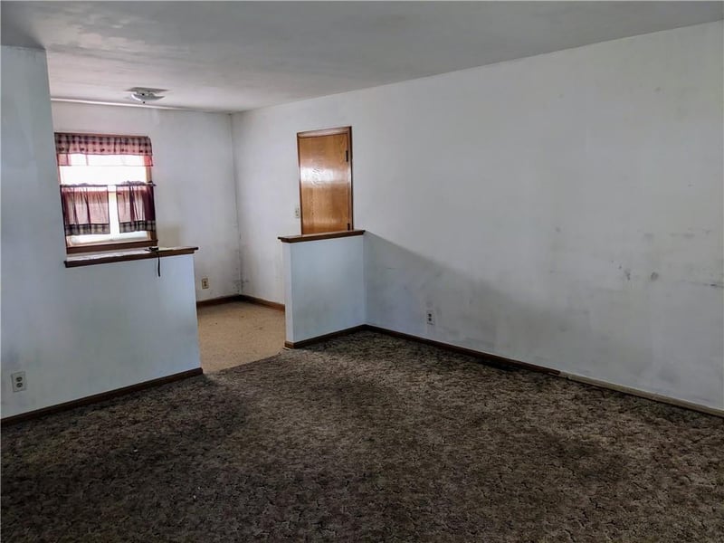 3016 Porter Rd, Independence, MO 64055