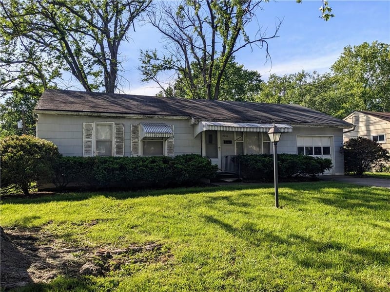 3016 Porter Rd, Independence, MO 64055