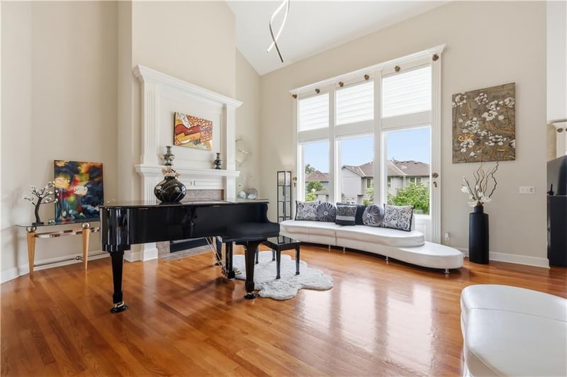15505 Canterbury St, Overland Park, KS 66224