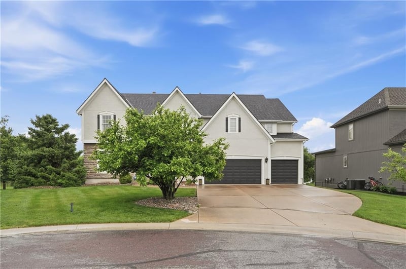 15505 Canterbury St, Overland Park, KS 66224