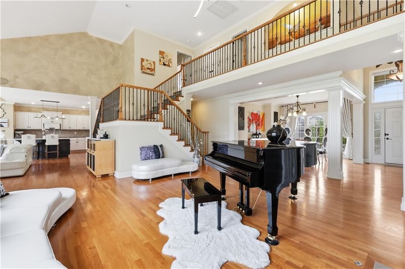 15505 Canterbury St, Overland Park, KS 66224