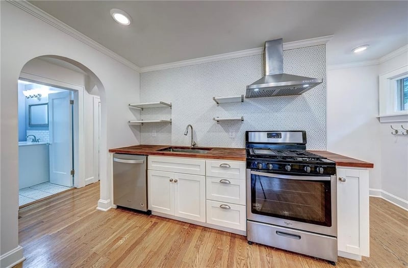421 69th Ter, Kansas City, MO 64131