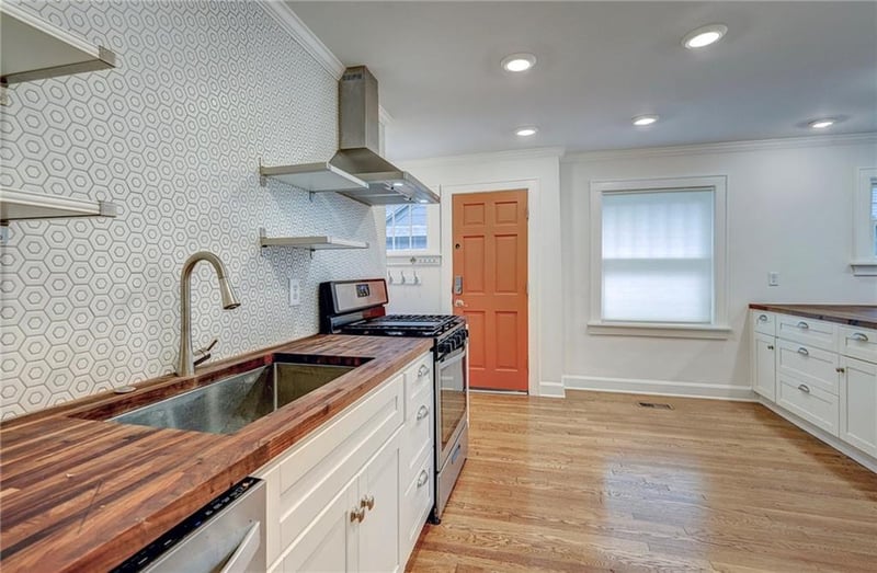421 69th Ter, Kansas City, MO 64131