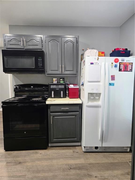422 9th St, Pittsburg, KS 66762