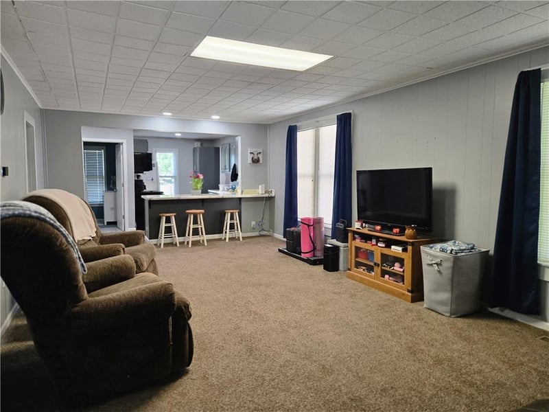 422 9th St, Pittsburg, KS 66762
