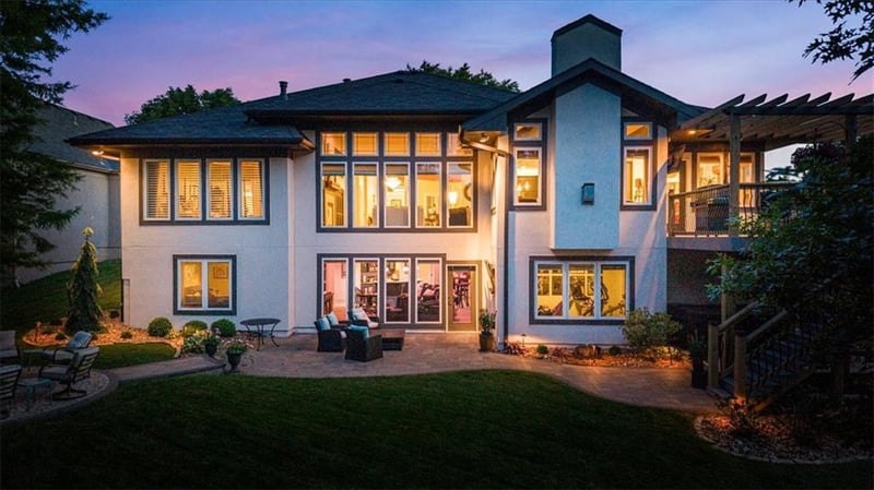 2313 NE Lake Breeze Ln, Lee's Summit, MO 64086