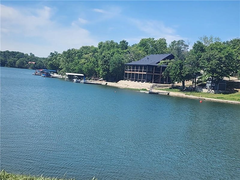 34 Turner Dr, La Cygne, KS 66040
