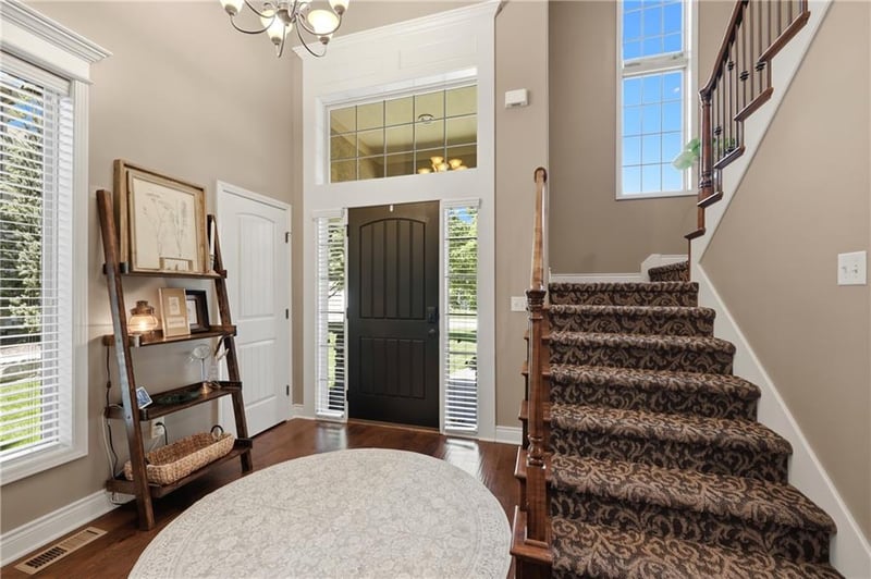 1413 NE Kenwood Cir, Lee's Summit, MO 64064