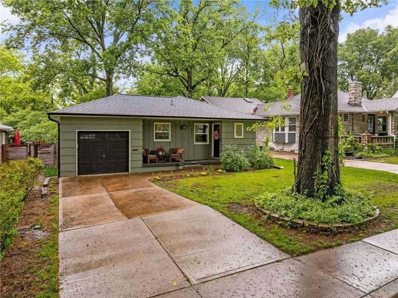 5212 Delmar St, Roeland Park, KS 66205