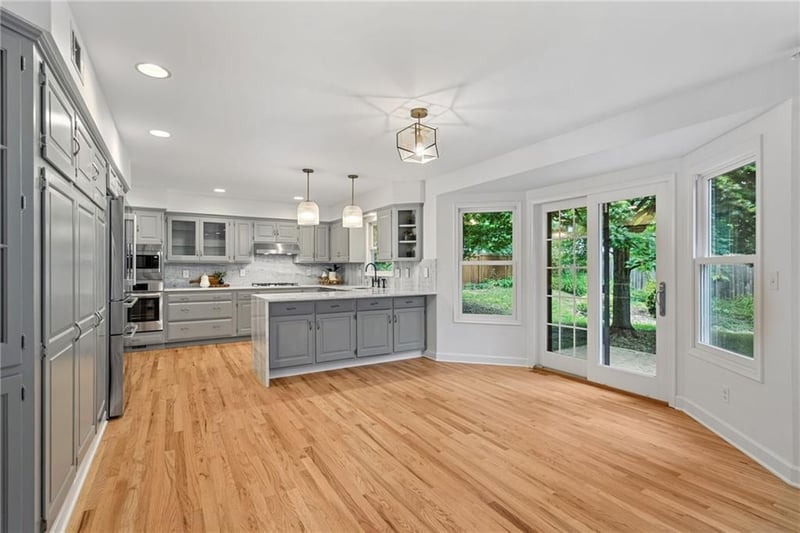 5400 W 84th Ter, Prairie Village, KS 66207