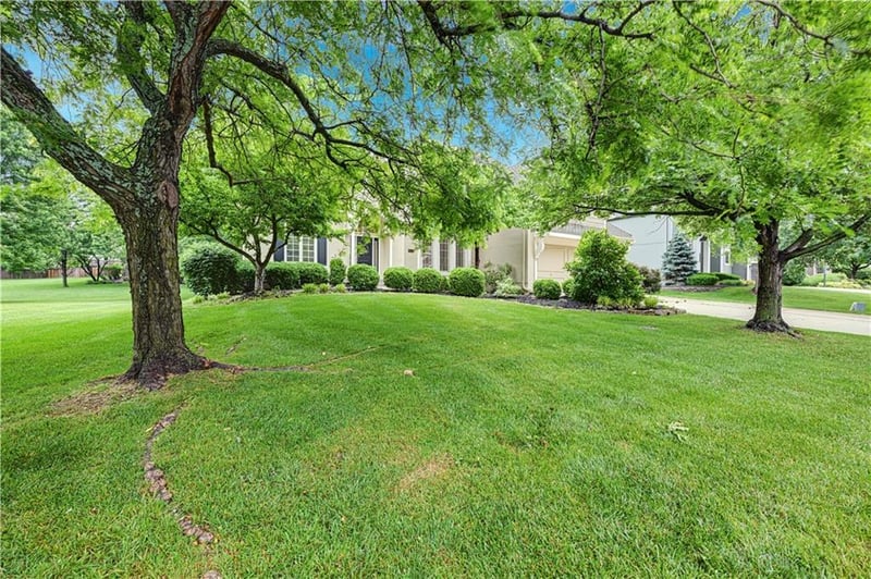 14111 Cody St, Overland Park, KS 66221