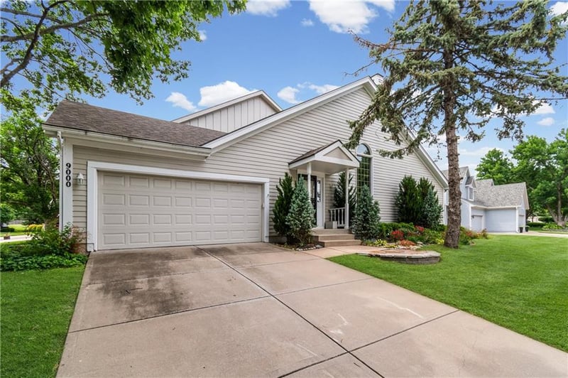 9000 W 120th Ter, Overland Park, KS 66213