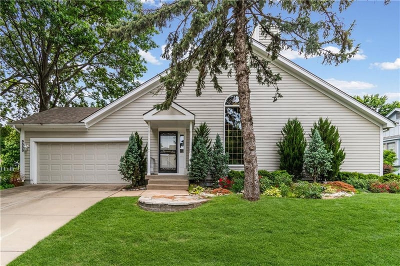 9000 W 120th Ter, Overland Park, KS 66213