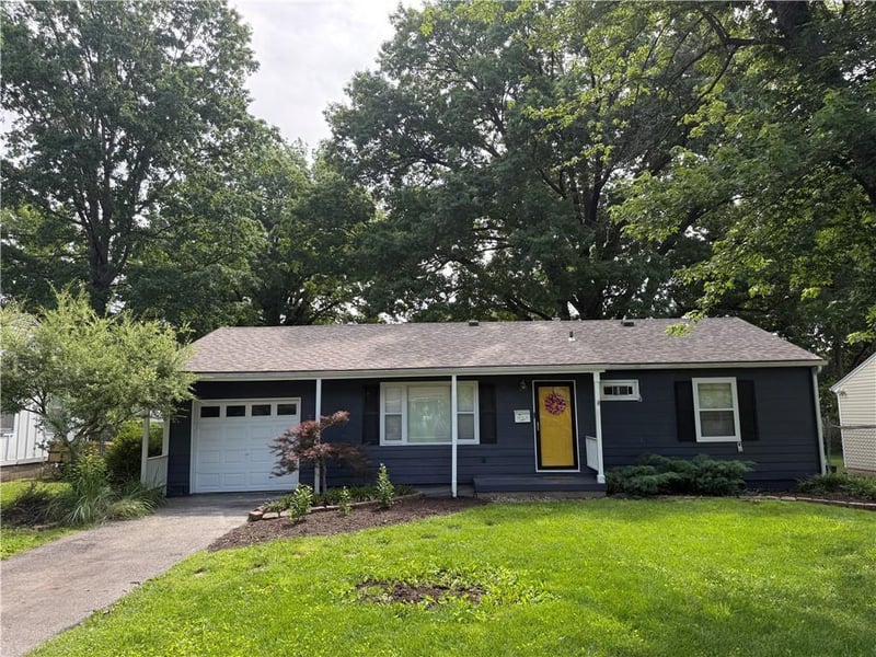 7323 Maple St, Overland Park, KS 66204